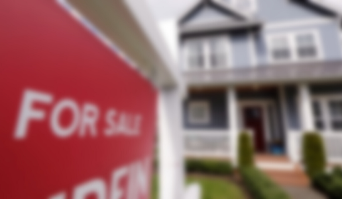 Real Estate Yard Sign Installation